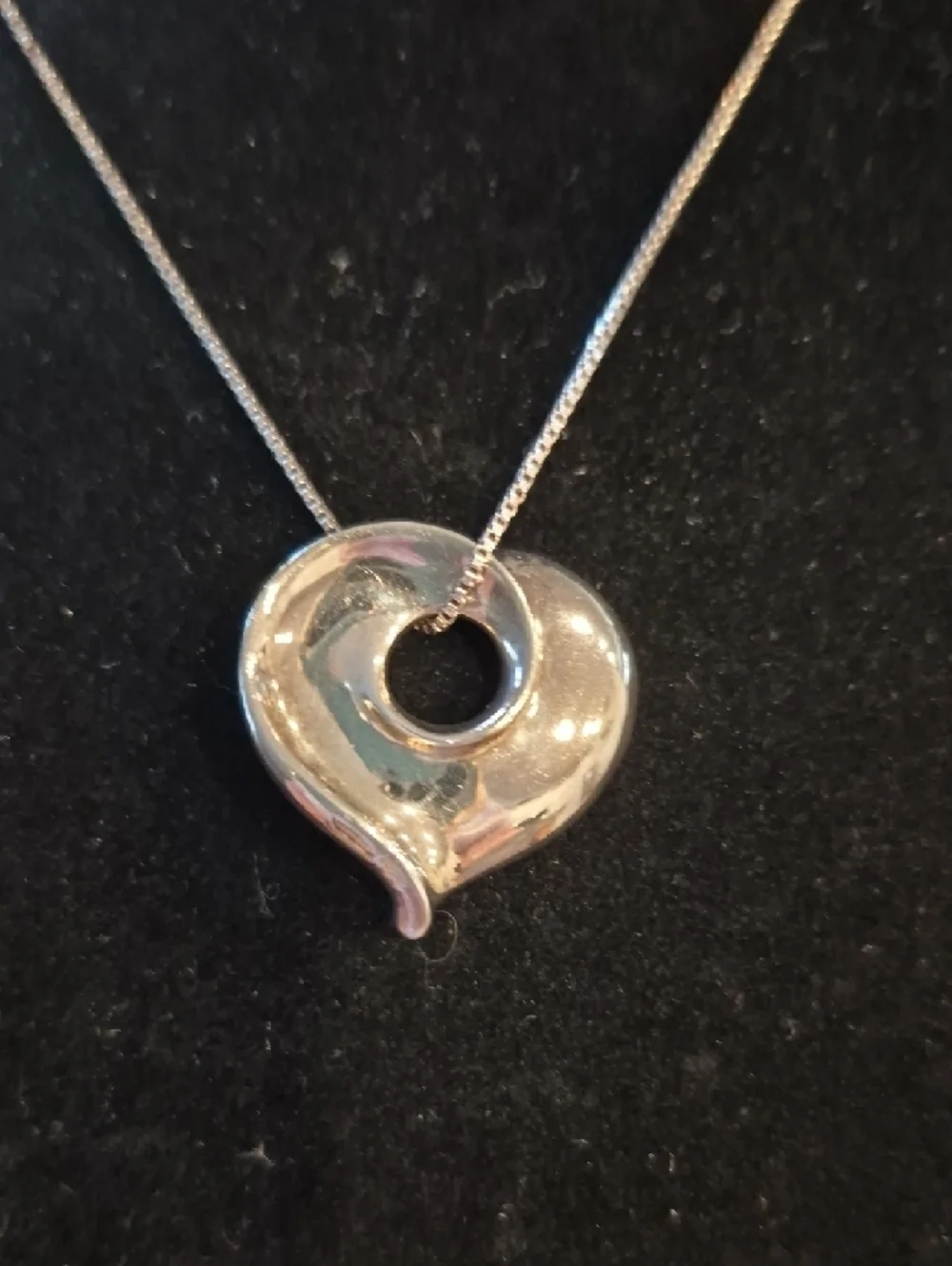 Natural Expressions 925 Sterling Silver Swirl Heart Pendant Necklace